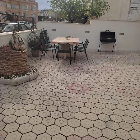 Apartment Dora-100M From The Central Beach Makarska Extérieur photo