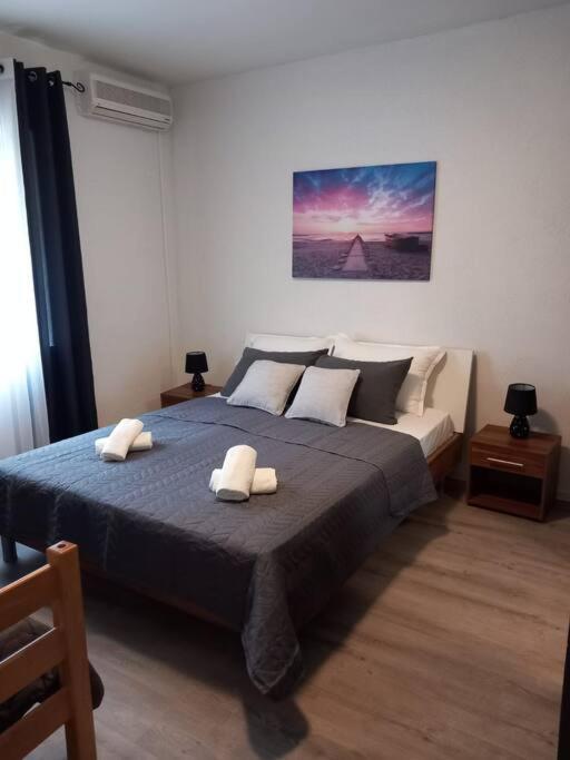 Apartment Dora-100M From The Central Beach Makarska Extérieur photo