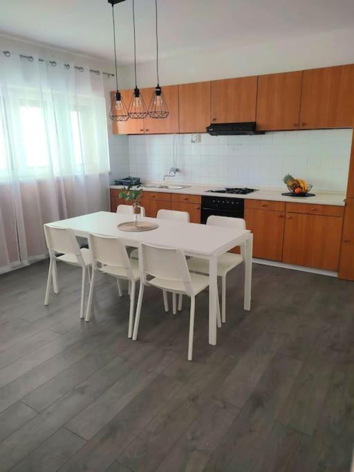 Apartment Dora-100M From The Central Beach Makarska Extérieur photo