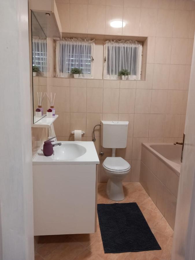Apartment Dora-100M From The Central Beach Makarska Extérieur photo
