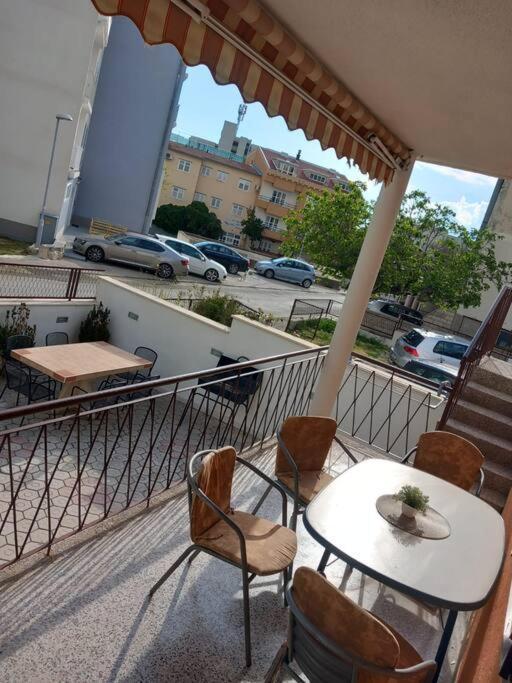 Apartment Dora-100M From The Central Beach Makarska Extérieur photo